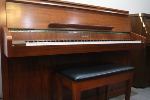 Baldwin 140 small upright piano