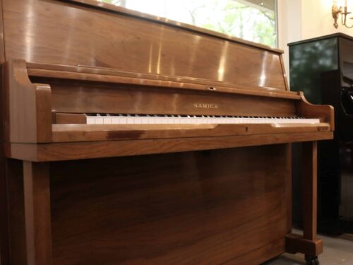 Samick upright piano