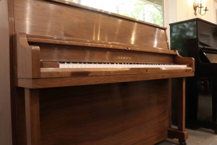 Samick upright piano