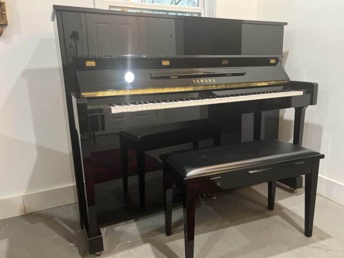 Yamaha T121 Upright piano for sale 9AFA574E-BD43-43E0-8744-570A85BA1C7C_1_105_c