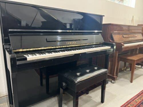 yamaha upright piano